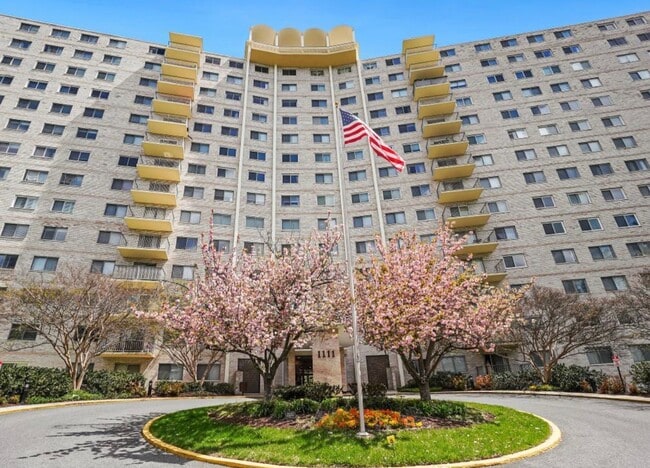 Building Photo - 1 Bed & Den - All Utilities included Unit 413 Rental