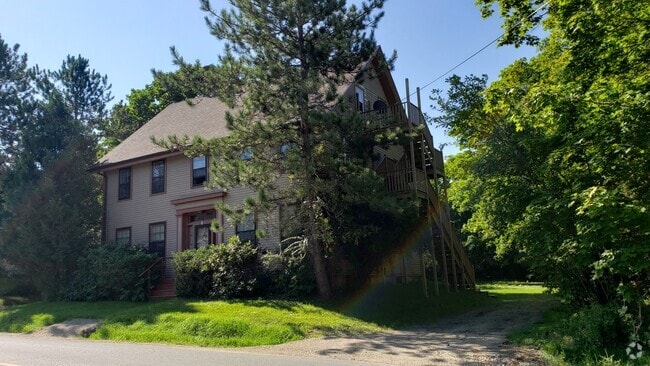 Building Photo - 7 Elm St Rental