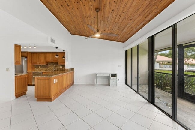 Photo - 119 Old Meadow Way