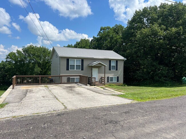 Photo - 4 bedroom rental home