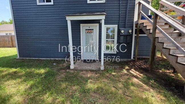Building Photo - 306 E Hughbert St Unit Apartment A