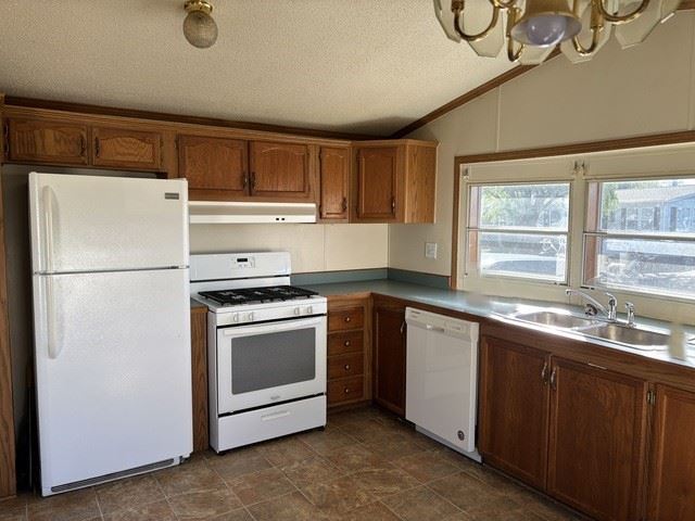 Photo - 848 Birchwood Dr