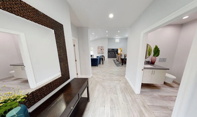 Photo - 10331 La Grange Ave