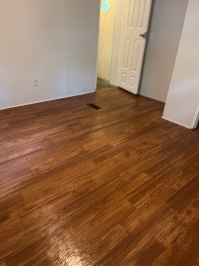 Photo - 2 Bedroom 1.5 Bathroom house in Laurens SC