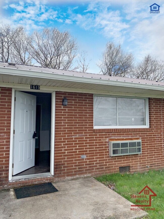 Photo - 1619 Jefferson St