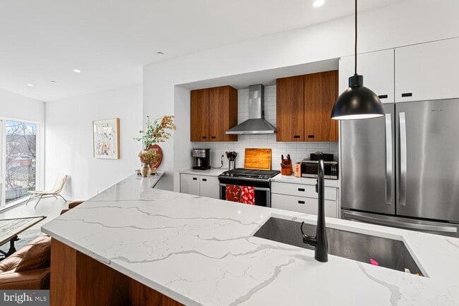 Building Photo - 237 Krams Ave