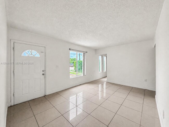 Photo - 9103 SW 38th St Unit A