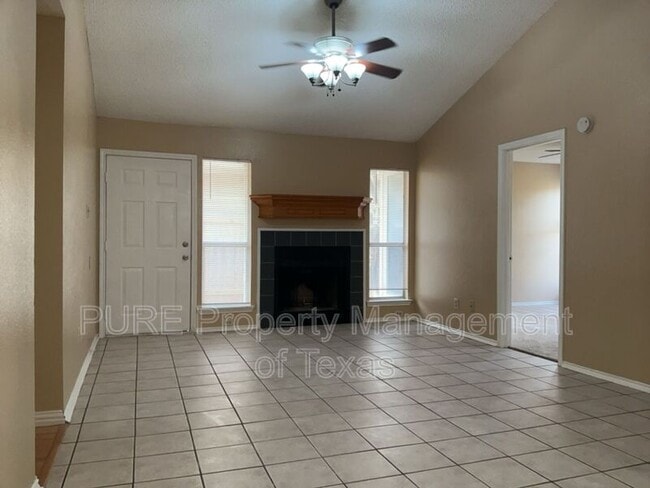 Photo - 2028 Redwing Way