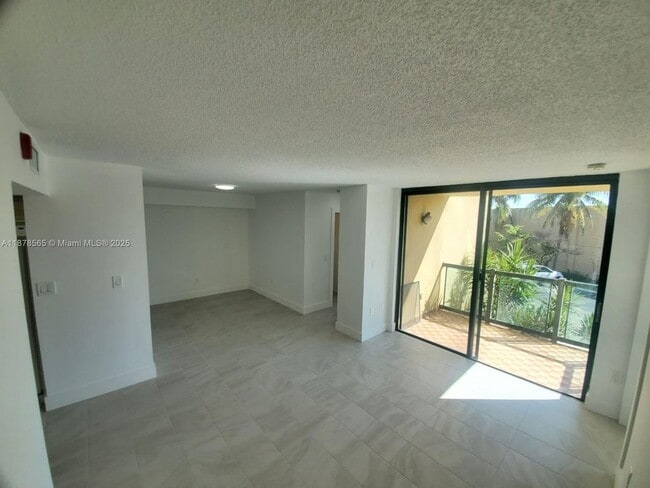 Building Photo - 11750 SW 18th St Rental