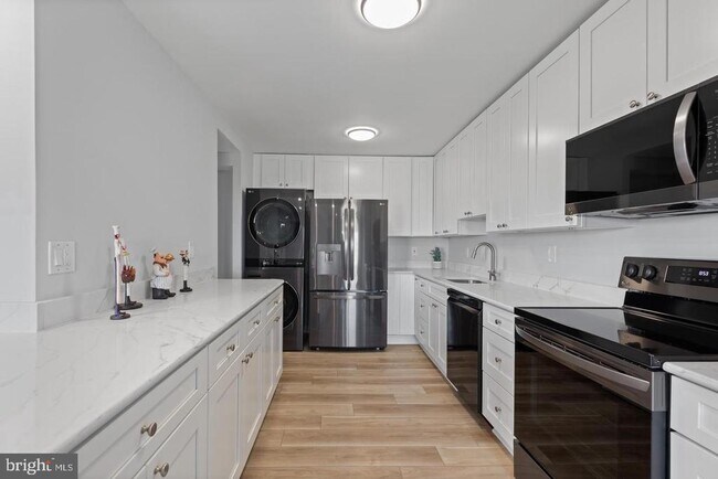 Photo - 8370 Greensboro Dr Unit 1009