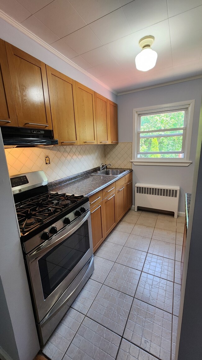 Building Photo - 49 Sand Rd Unit 2 Rental