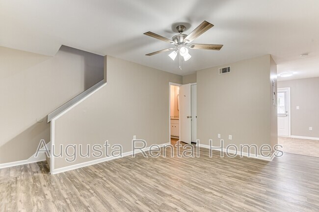 Photo - 150 Chalet N Blvd