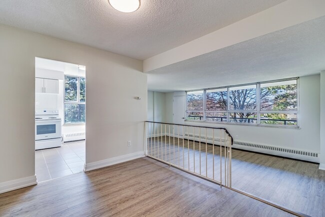 Photo - 10 Carabob Ct