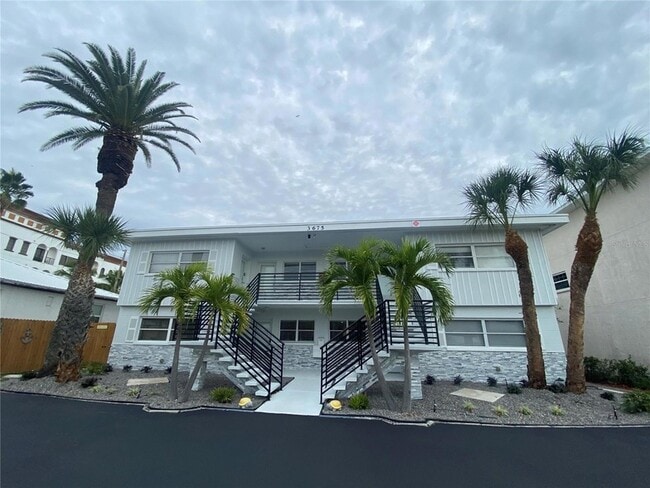 Building Photo - 3675 Gulf Blvd Unit 4 Rental