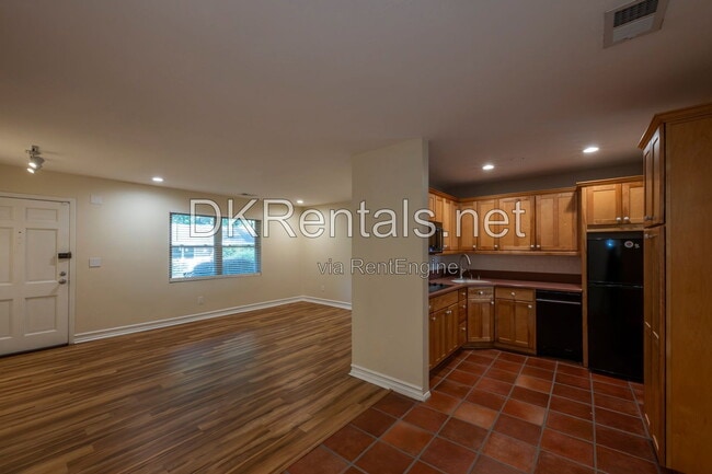 Building Photo - 2941 Caldwell Rd NE Unit 4