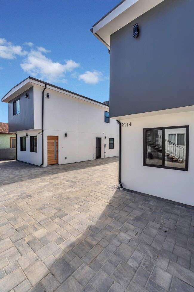 Photo - 2116 E 2nd St