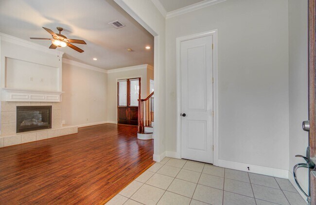 10205 Brooktree Dr