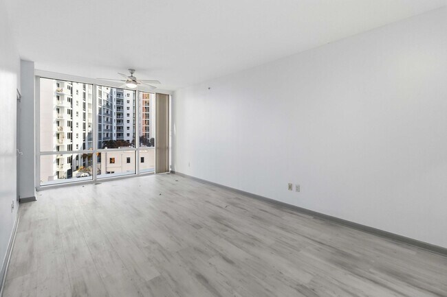 Photo - Beautiful Newly Renovated 2/2 Condo at The Waverly on Lake Eola in Downtown Orlando