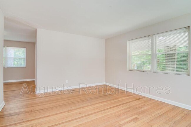 Photo - 2004 Shark Dr