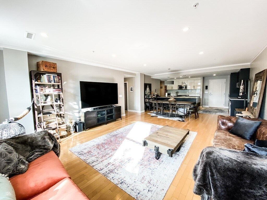 Photo - 323 Boylston St Unit 201