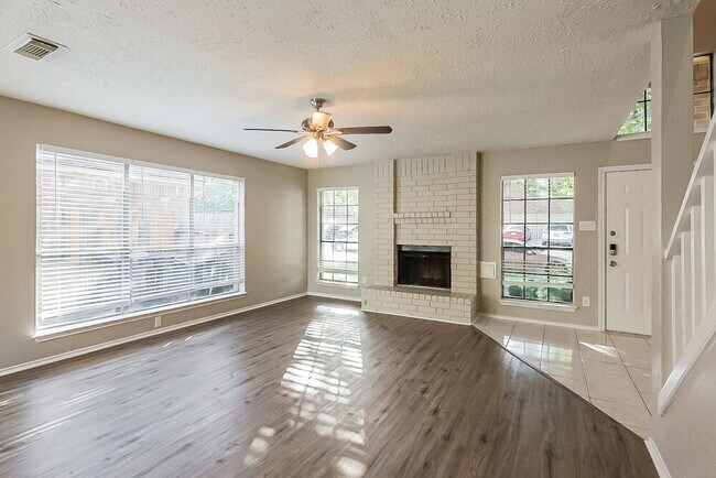 Photo - 1909 Wildwood Ridge Dr