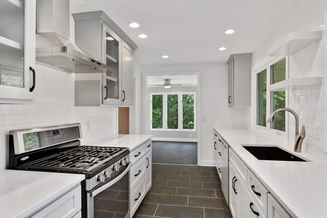 Photo - 4035 Wasatch Ln