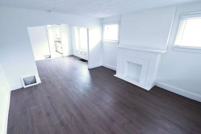 Photo - 1313 Coventry St