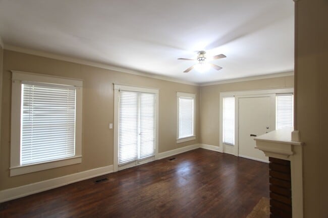 1213 16th Pl SW