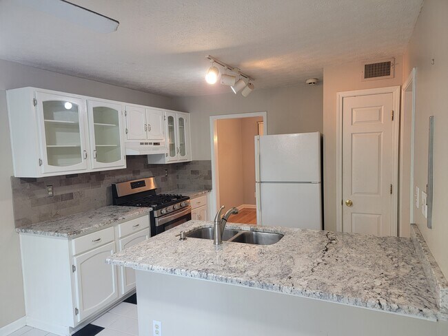 Cocina - Vista frontal - 1356 Weatherstone Way NE Unidad 1356