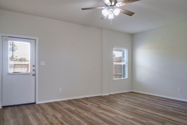Photo - Hunters Ranch Beauty! 3 Bedrooms 2 1/2 Bath Townhome