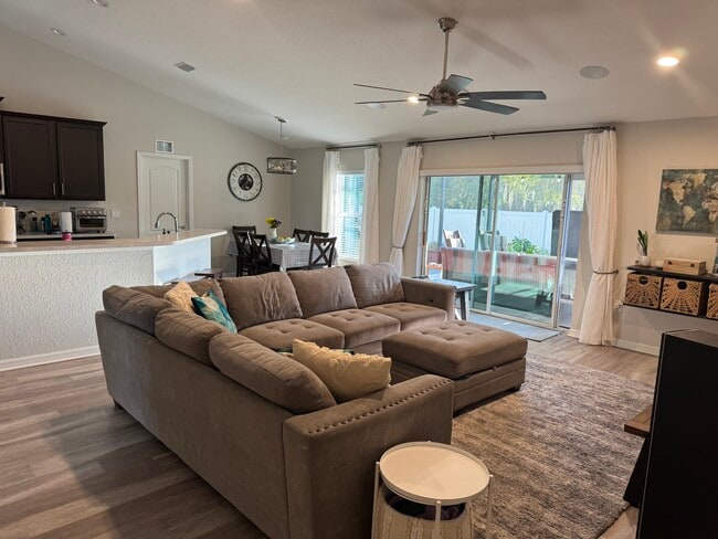 Photo - 244 Whispering Oaks Way