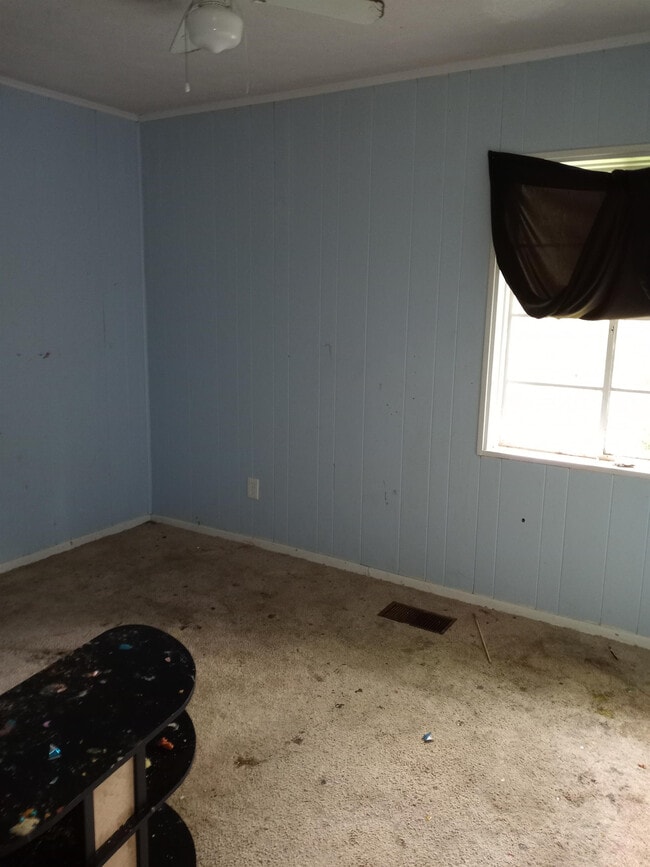 Photo - 304 Lawrence Rd