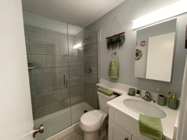 Building Photo - Brand new Luxury studio 2 blocks to the lake Unit 402 Rental