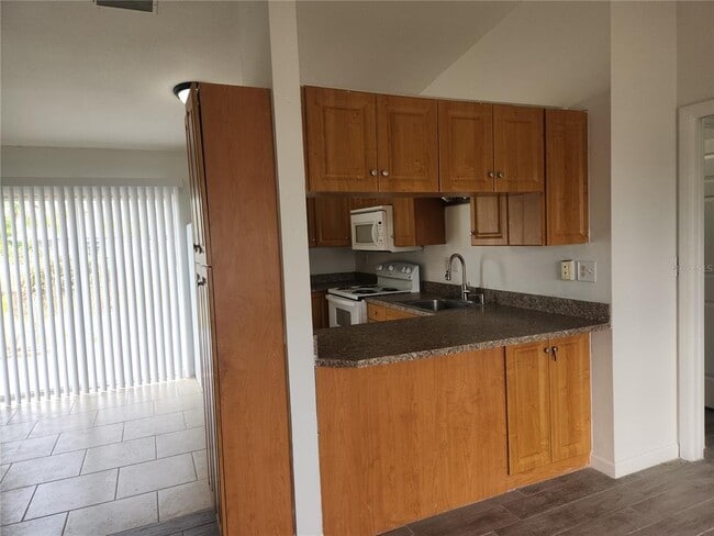 Photo - 1140 Queen Rd