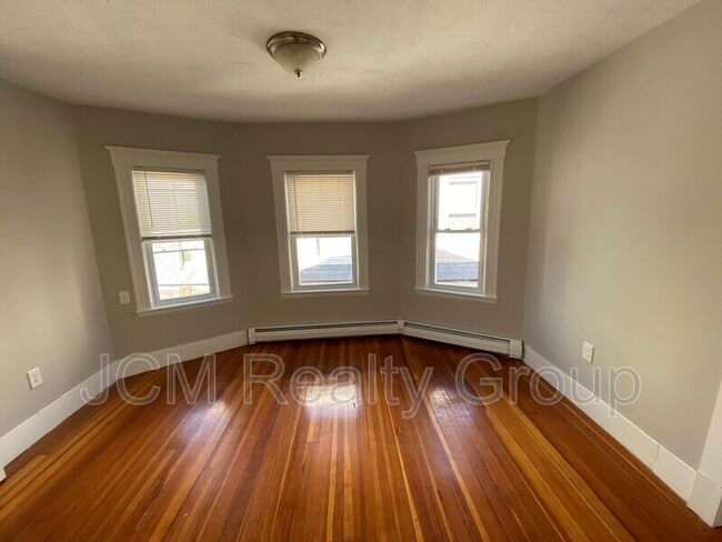 Photo - 44 Floyd St Unit 3 / 3rd Floor
