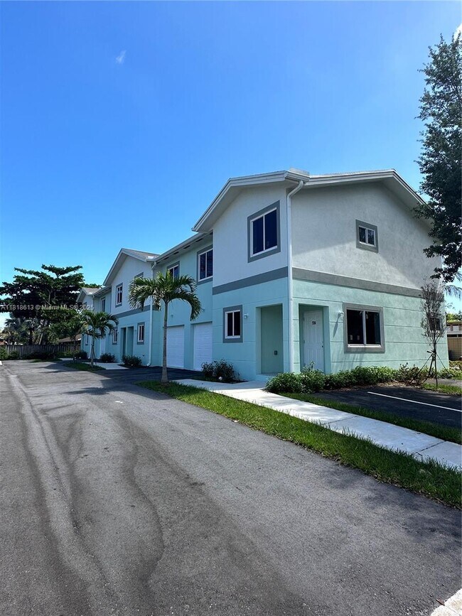 Photo - 730 NW 2nd Ave