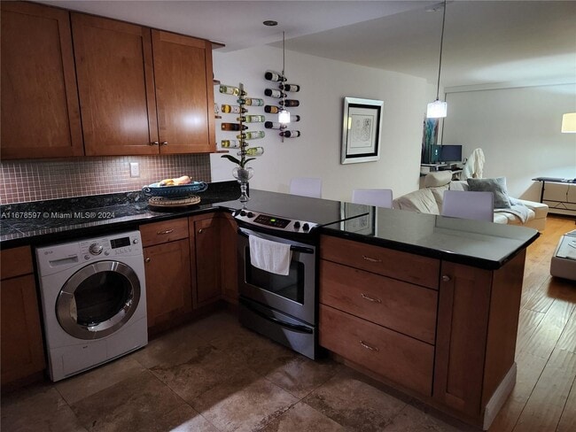 Photo - 1901 Brickell Ave