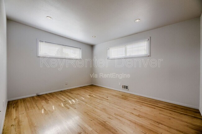 Photo - 219 S Holly St