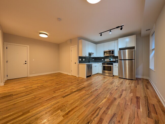 Photo - 648 W Wrightwood Ave