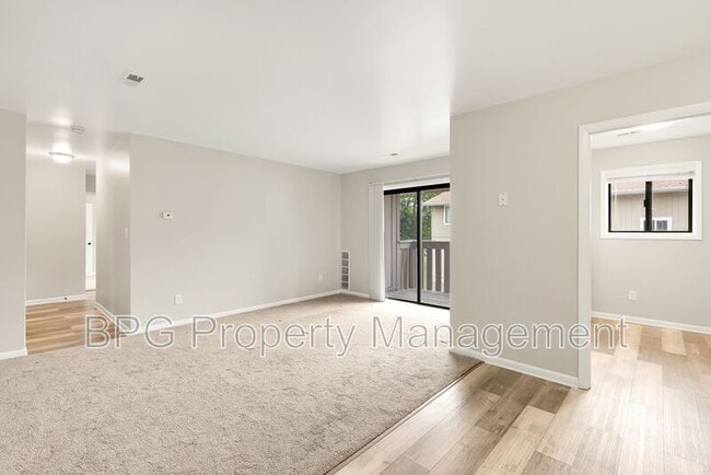 Photo - 139 Green St Unit 1