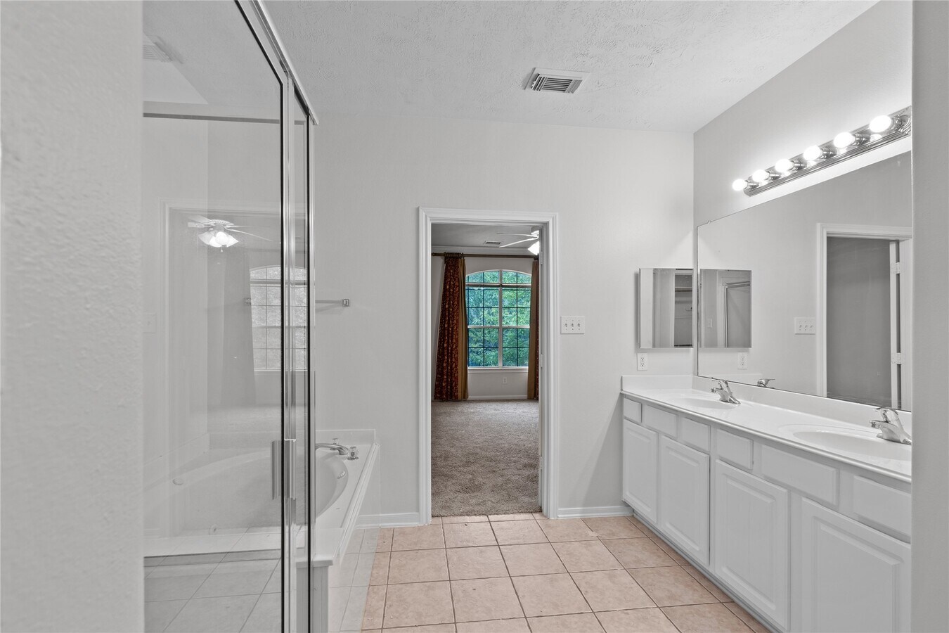 Photo - 107 W Burberry Cir