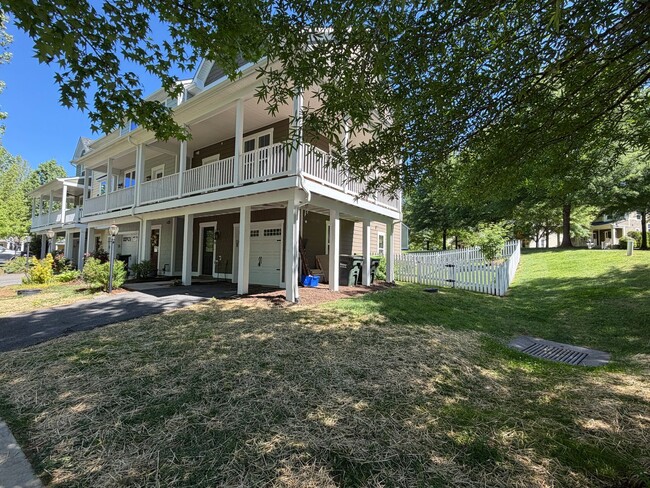 Photo - 1686 Wickham Way