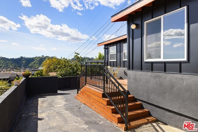 Photo - 3015 1/2 Future Pl