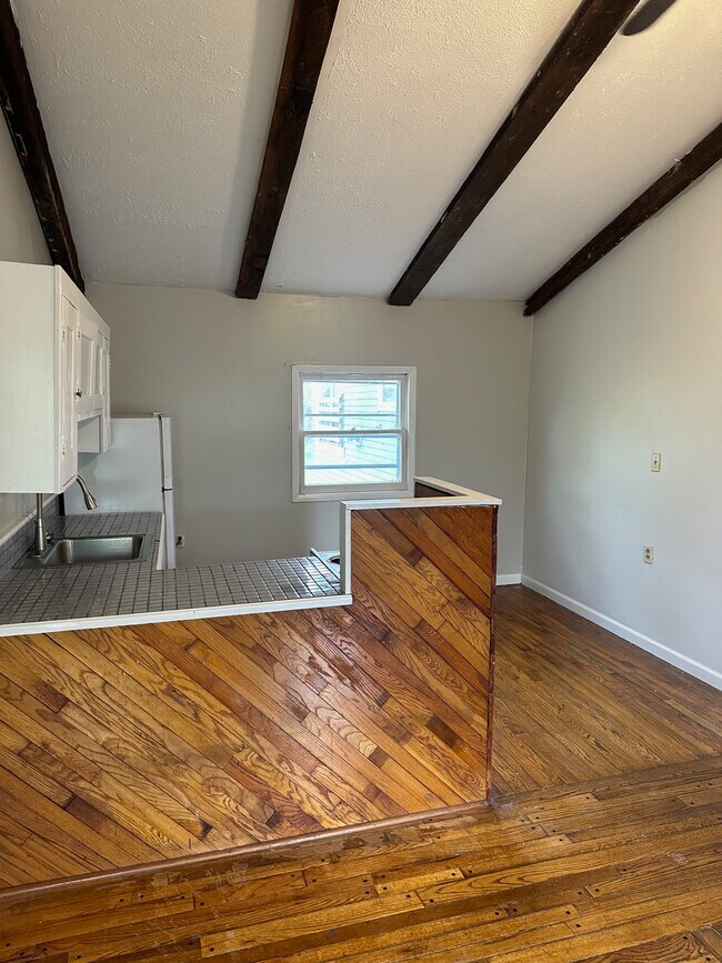 Photo - 4618 Hall Rd
