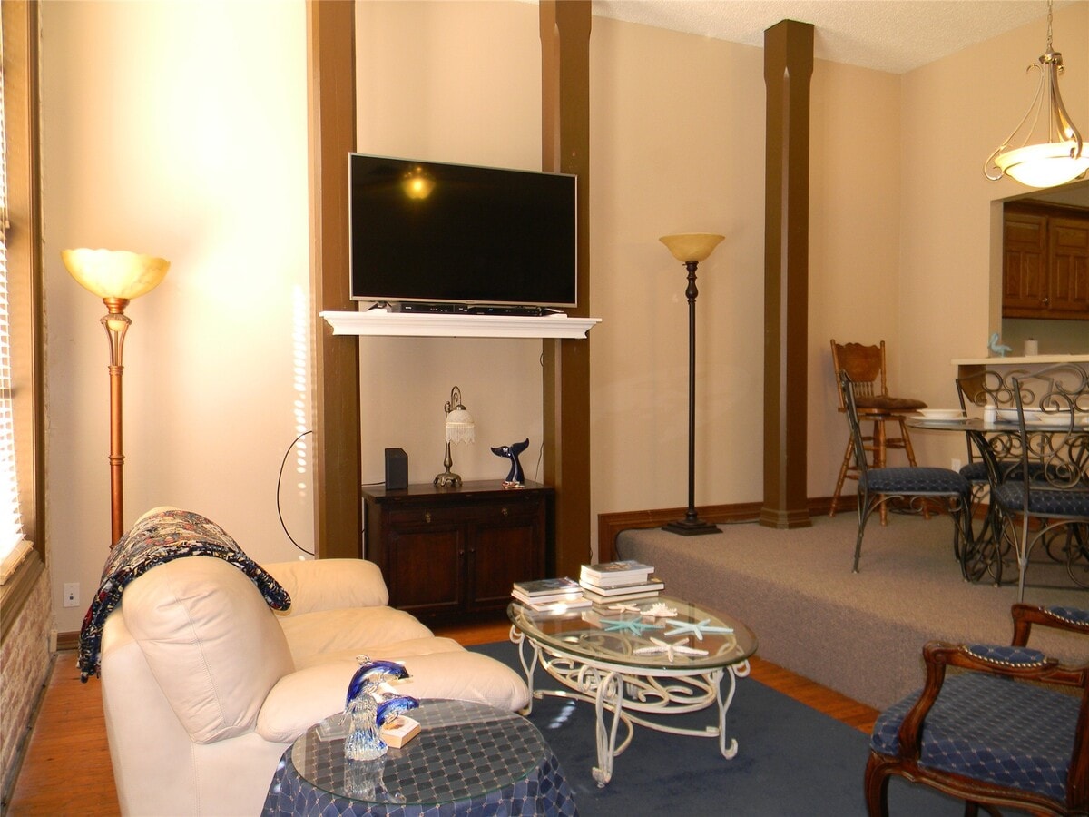 Photo - 2315 The Strand Unit 2C