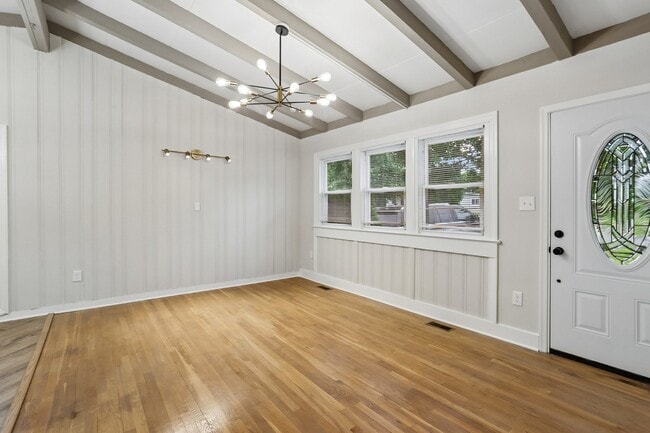 Photo - 203 Woodland Rd