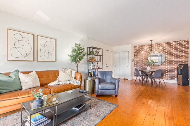 Photo - 3825 E Camelback Rd Unit 237