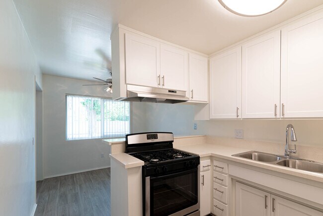 Applewood Apartments