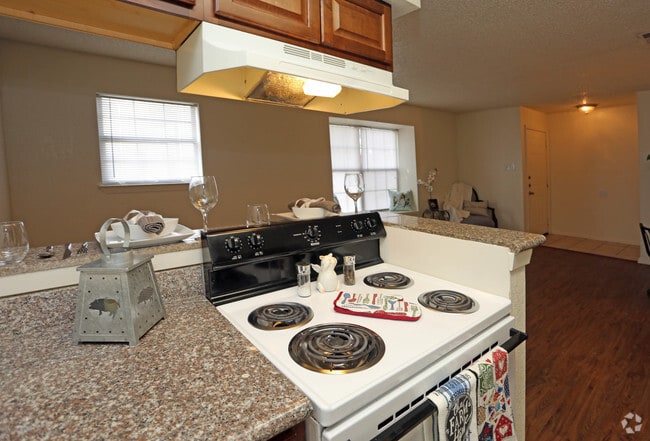 2HAB/1BA - Eagle Crest Apartments