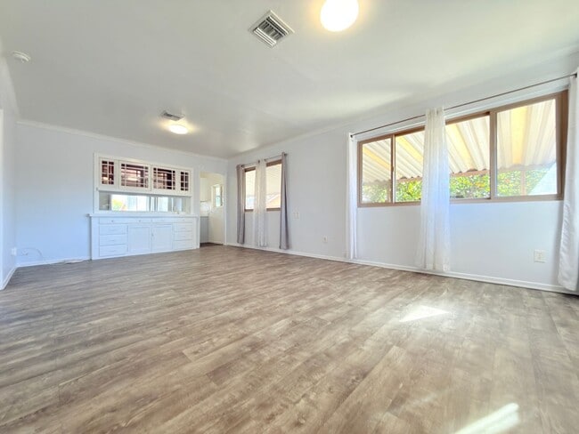 Photo - 1007 De Foe St